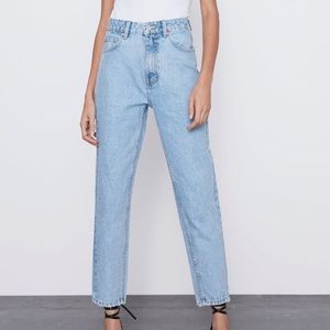 ZARA LIGHT BLUE MOM FIT JEANS